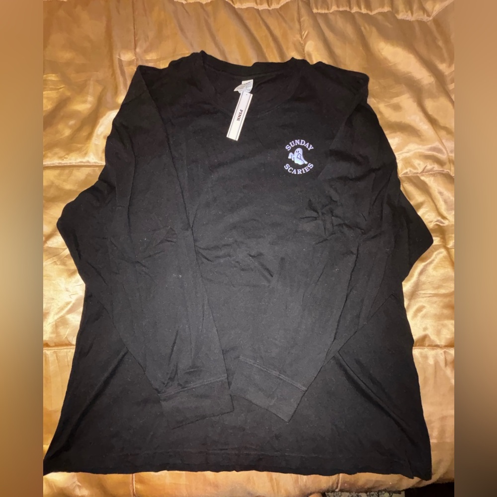 🐸 PINK Victoria's Secret ghost Halloween “Sunday Scares” Black Long Sleeve Tee - Picture 3 of 4